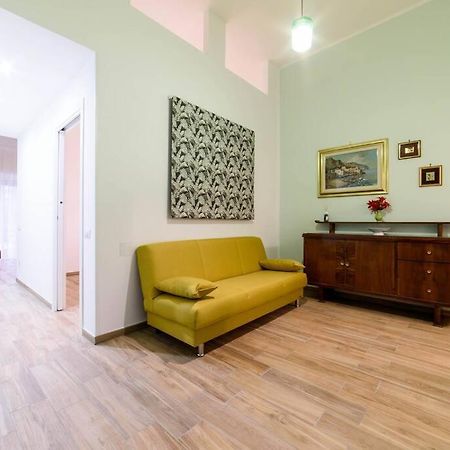 Stazione Treni - Wi-Fi & Netflix Cozy Space Apartment Salerno Bagian luar foto