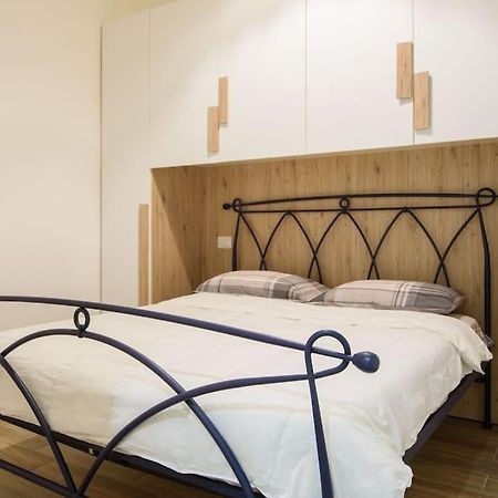 Stazione Treni - Wi-Fi & Netflix Cozy Space Apartment Salerno Bagian luar foto