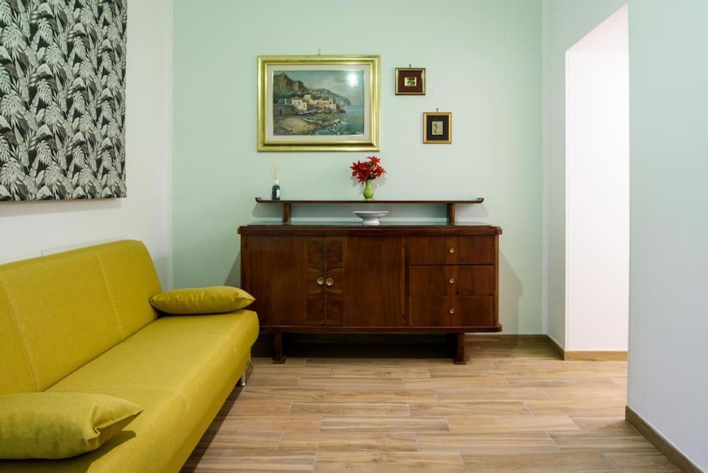 Stazione Treni - Wi-Fi & Netflix Cozy Space Apartment Salerno Bagian luar foto