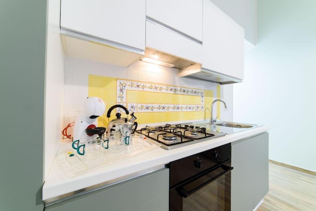 Stazione Treni - Wi-Fi & Netflix Cozy Space Apartment Salerno Bagian luar foto
