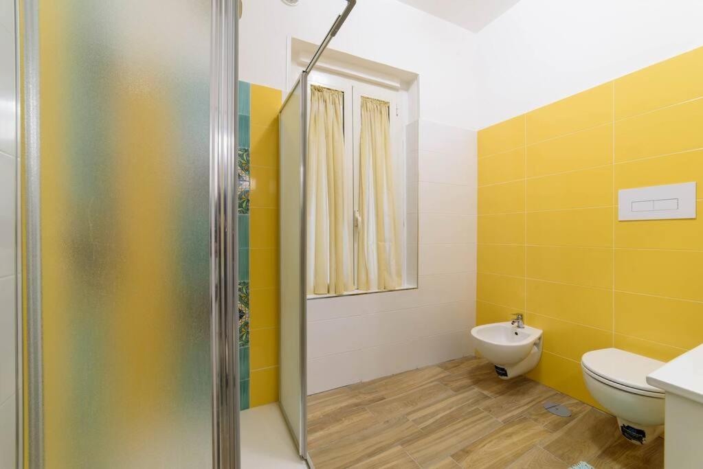 Stazione Treni - Wi-Fi & Netflix Cozy Space Apartment Salerno Bagian luar foto
