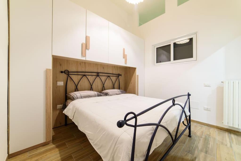 Stazione Treni - Wi-Fi & Netflix Cozy Space Apartment Salerno Bagian luar foto