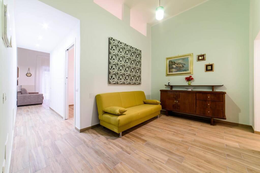 Stazione Treni - Wi-Fi & Netflix Cozy Space Apartment Salerno Bagian luar foto