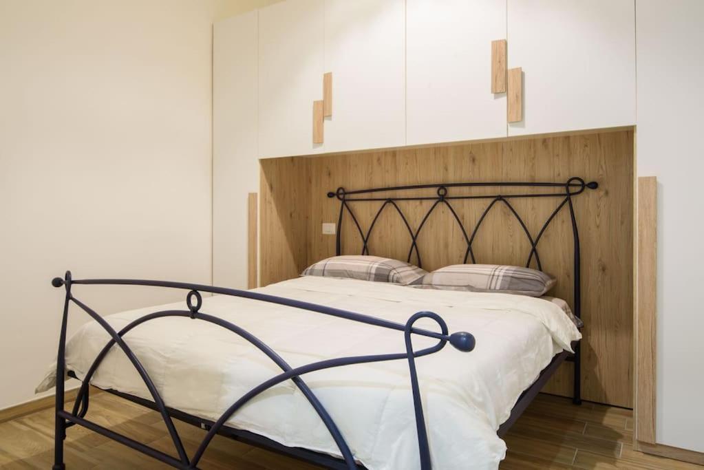 Stazione Treni - Wi-Fi & Netflix Cozy Space Apartment Salerno Bagian luar foto